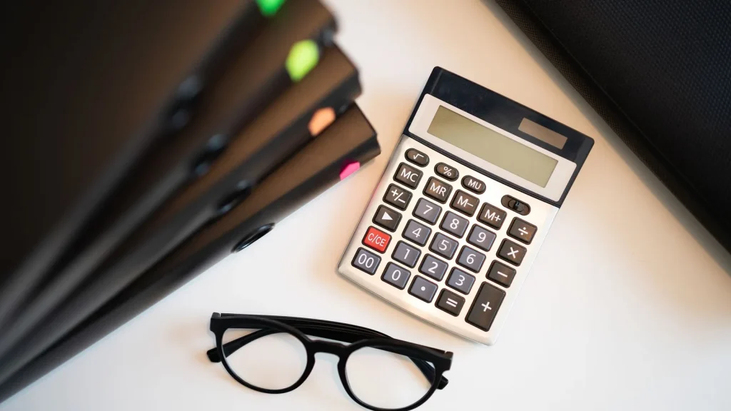 Regularización contable: qué ajustes se hacen antes de calcular el resultado del ejercicio